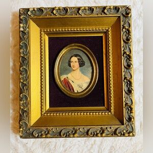 Marie of Prussia vintage wall decor. Size 8x6.5x 1 inches.